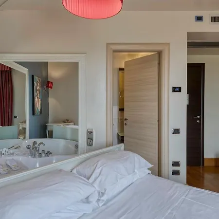 فندق Fiera Di 4*