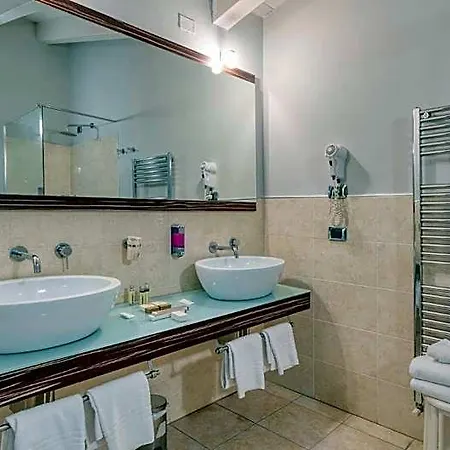 Hotel Fiera Di 4*